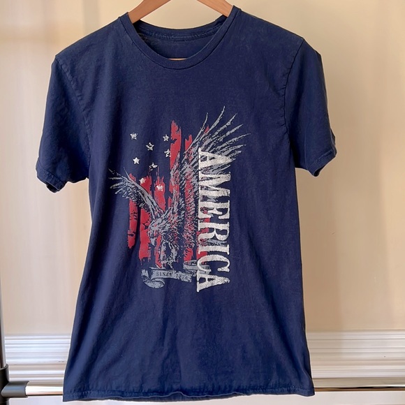 America, men’s small, t-shirt. The size tag has been removed. - Picture 1 of 1